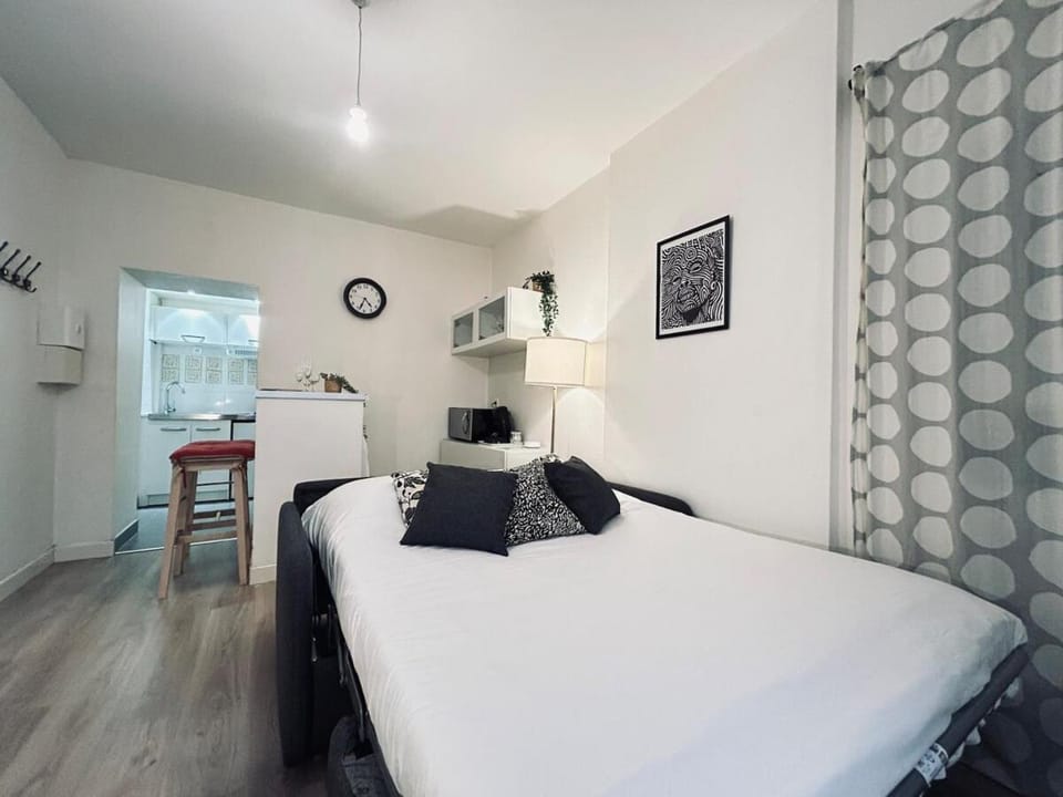 Duruy D studio confort proche piscine et patinoire Apartment in Reims