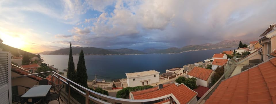 Dream Views Apartment Apartment in Kotor Municipality