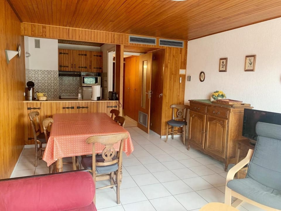 Property building, Living room, Other