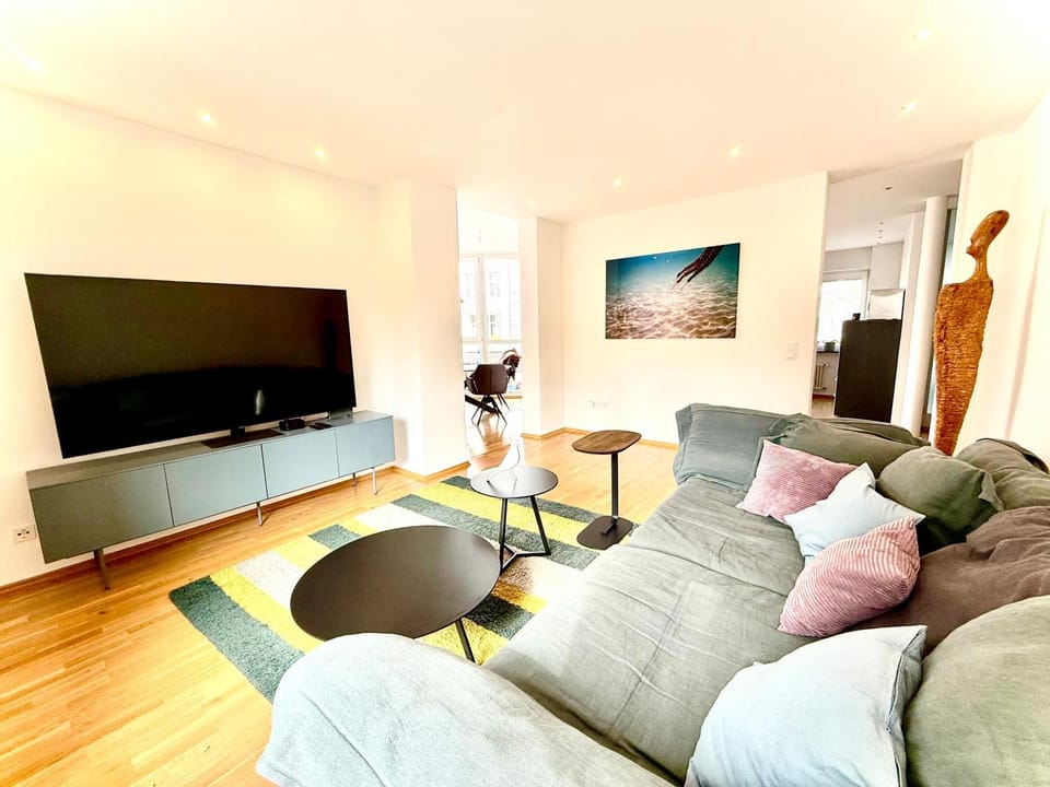 TV and multimedia, Living room, Seating area