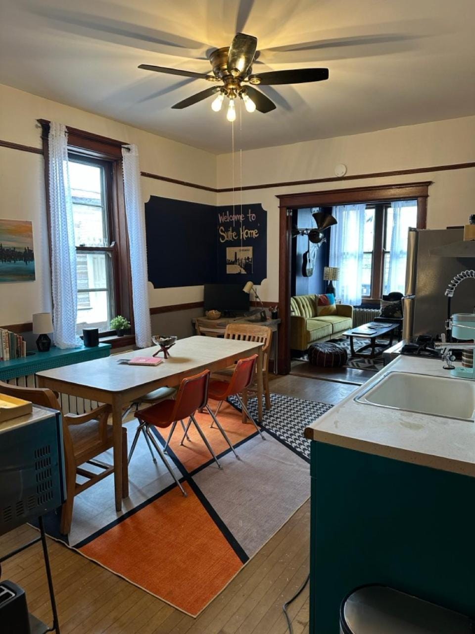 Friendly Suite Home Chicago Apartment in Berwyn