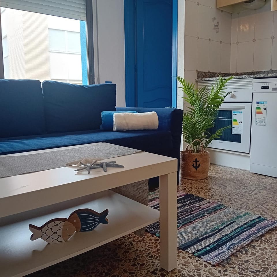 Kitchen or kitchenette, oven, pet friendly, stove