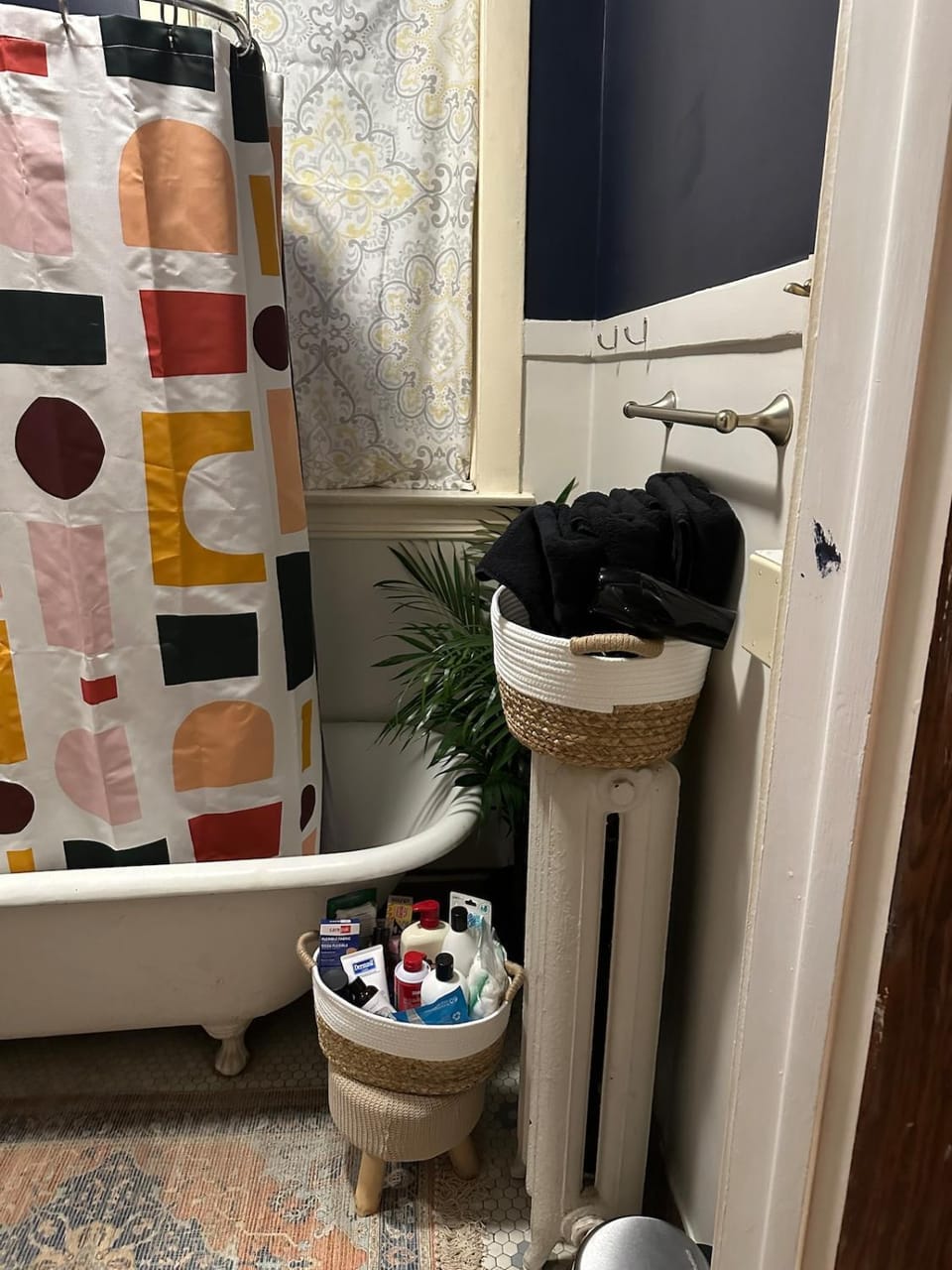 Friendly Abbey Road Retreat Apartment in Berwyn