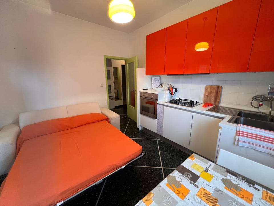 Kitchen or kitchenette, oven, stove