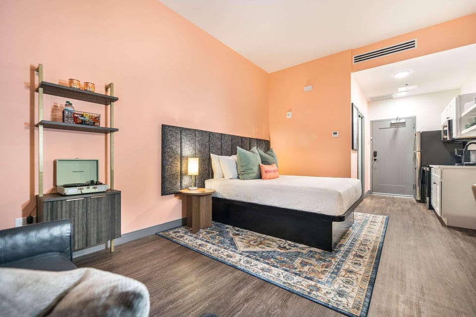 Dual Studio Stay with ADA features - Walk Score 72 Apartment in Macon
