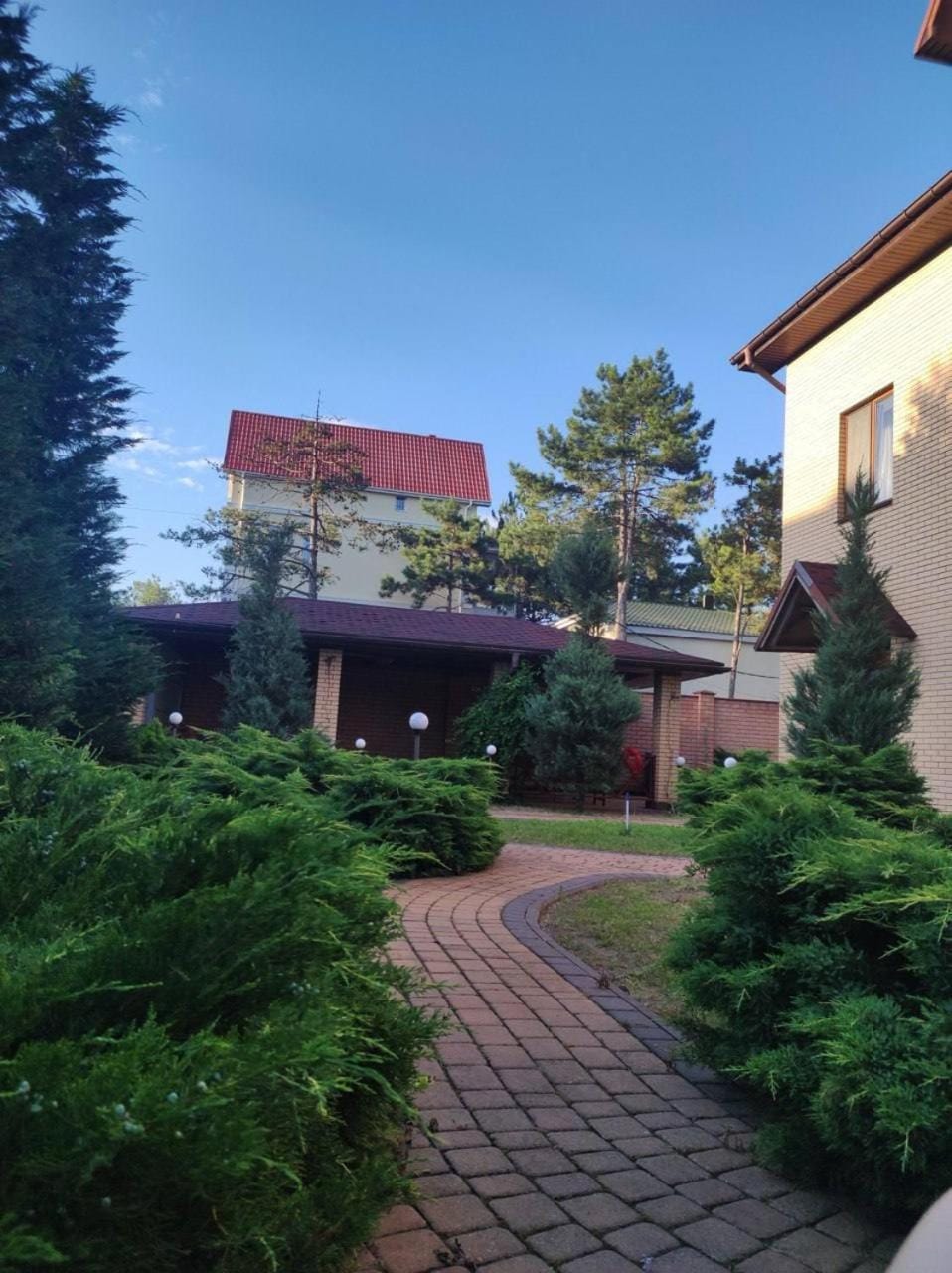 Facade/entrance, Garden