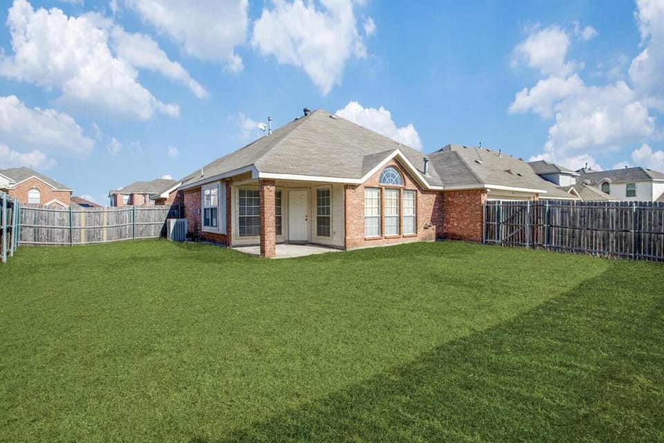 Gorgeous cozy home in nature serene neighborhood! House in DeSoto