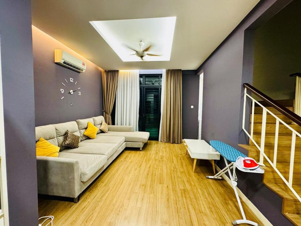 Charming Luxury Villa 20,BBQ, Close to Beach Shops Villa in Batu Ferringhi, Penang, Malaysia