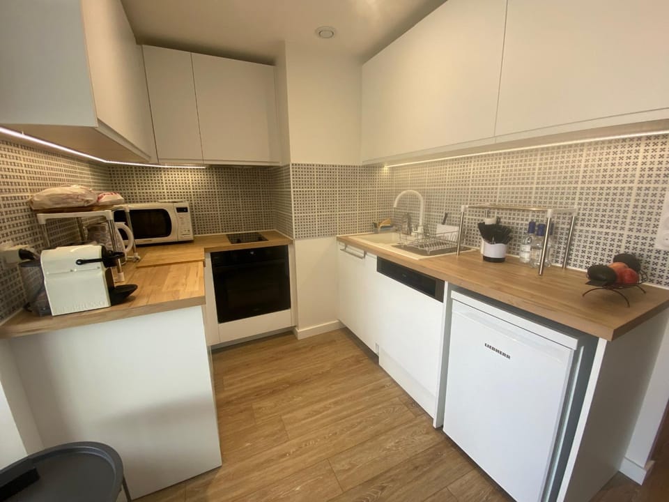 Studio Cabine Bord de Mer avec WiFi et Parking - FR-1-374-234 Cabin in Arcachon