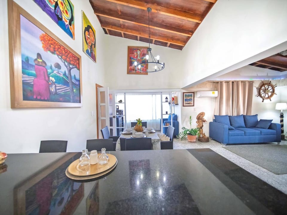 Living room, Decorative detail, Dining area