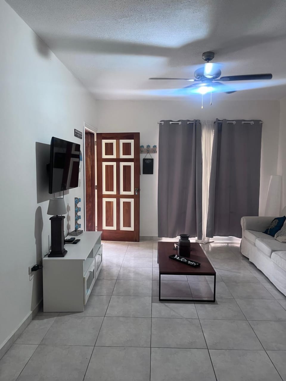 Communal lounge/ TV room, Living room
