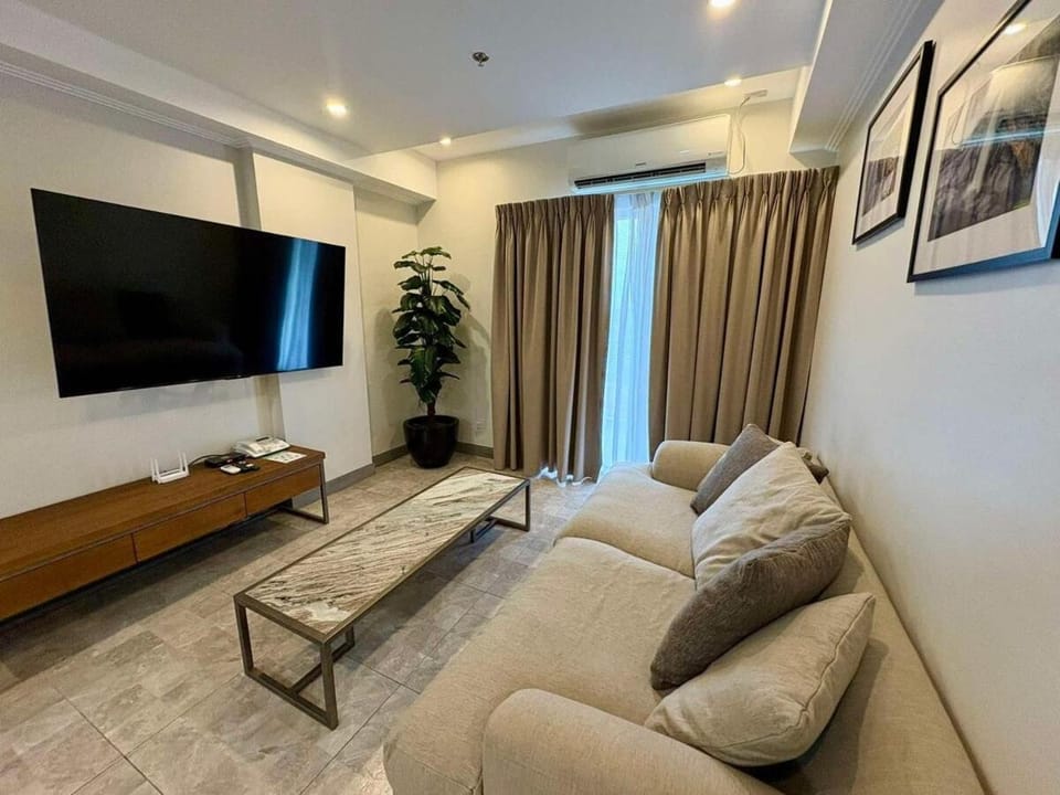 Sheryll Escapes - La Grande 1115, 11th floor Phase 2, 1BR balcony! Apartment in Angeles