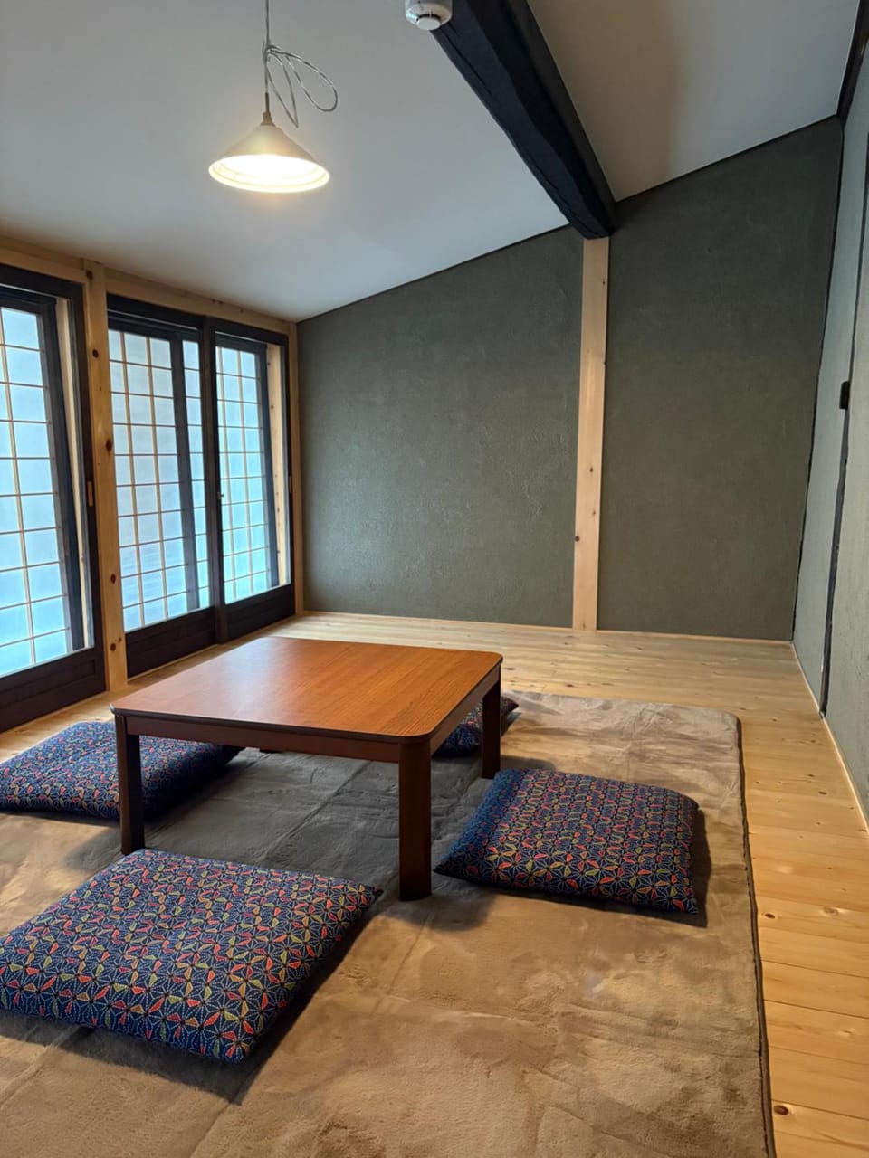 People, View (from property/room), Other, Photo of the whole room, Decorative detail, Area and facilities, group of guests, Family, furniture, internet