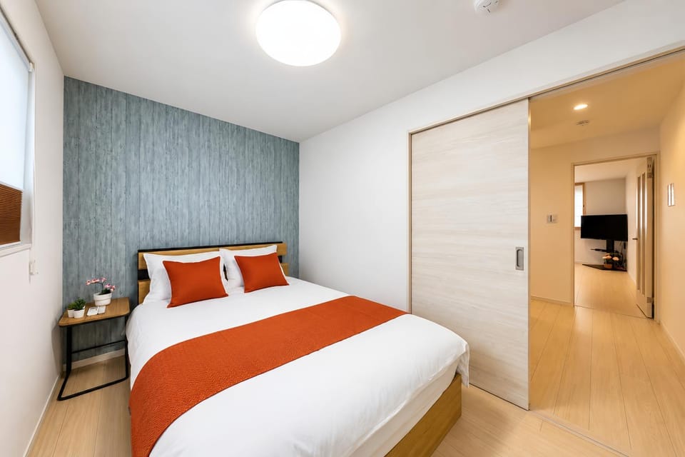 Bed, Photo of the whole room, Bedroom, wardrobe