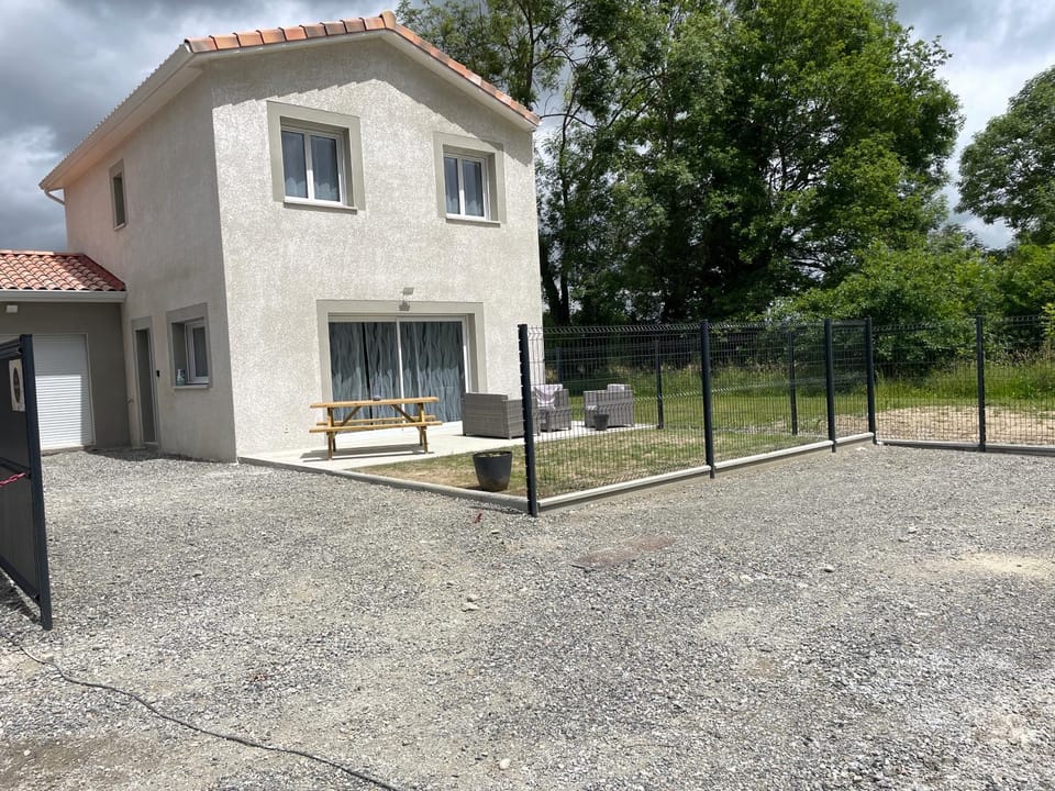 Les jumelles villa 2 Apartment in Occitanie