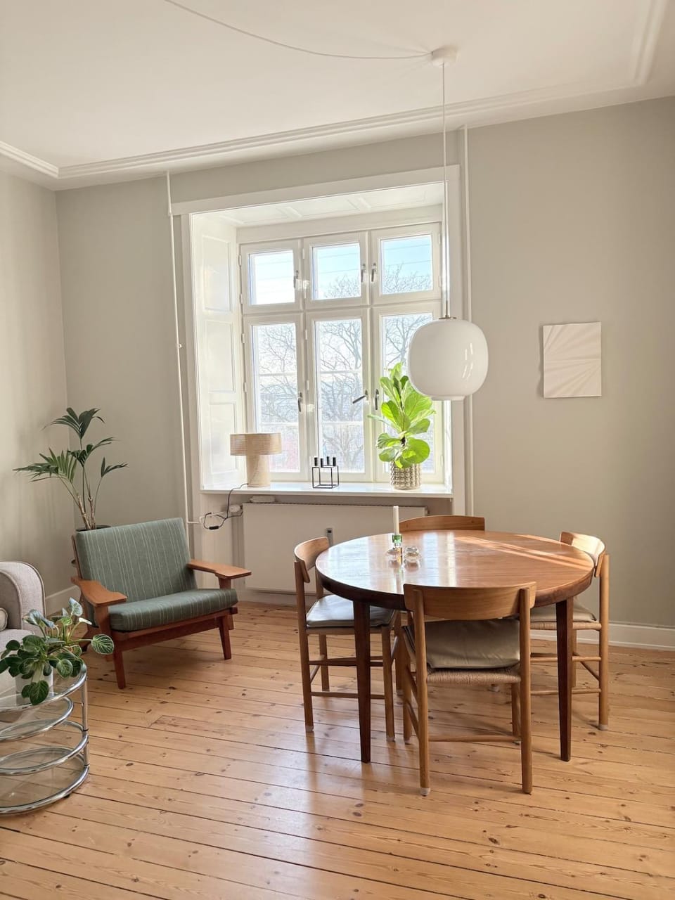 Seating area, Dining area