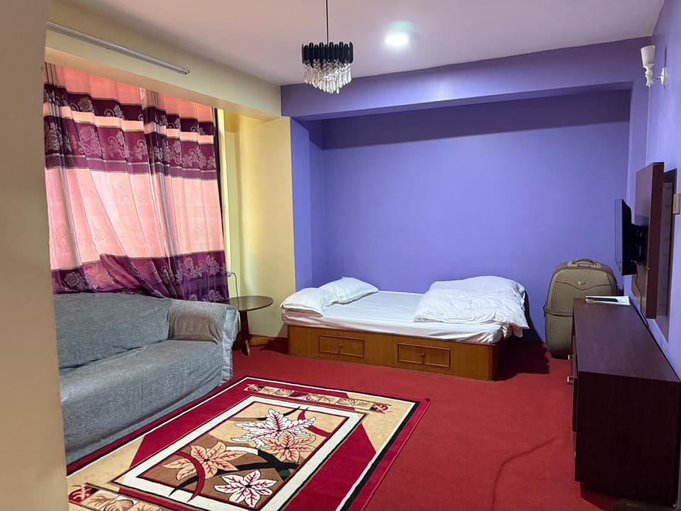 Bed, TV and multimedia, Living room