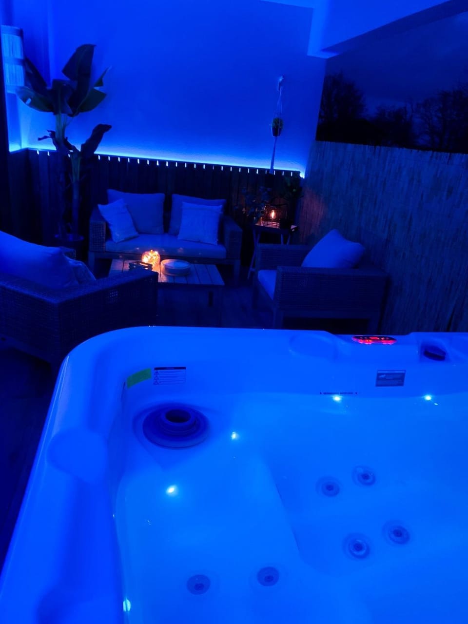 La Terrasse Enchantée, Romance, Cosy et Jacuzzi Apartment in Nouvelle-Aquitaine