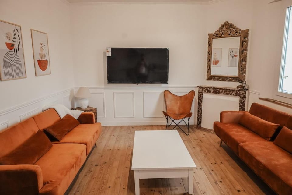 TV and multimedia, Seating area