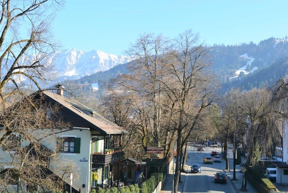 Neighbourhood, Mountain view, Street view