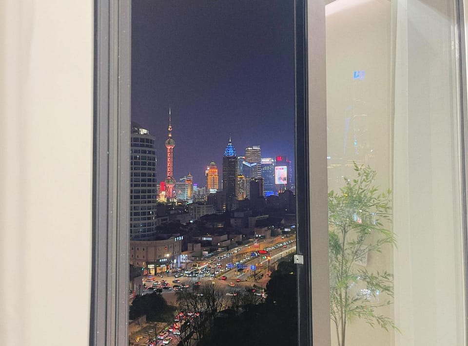 Night, Photo of the whole room, City view, Landmark view