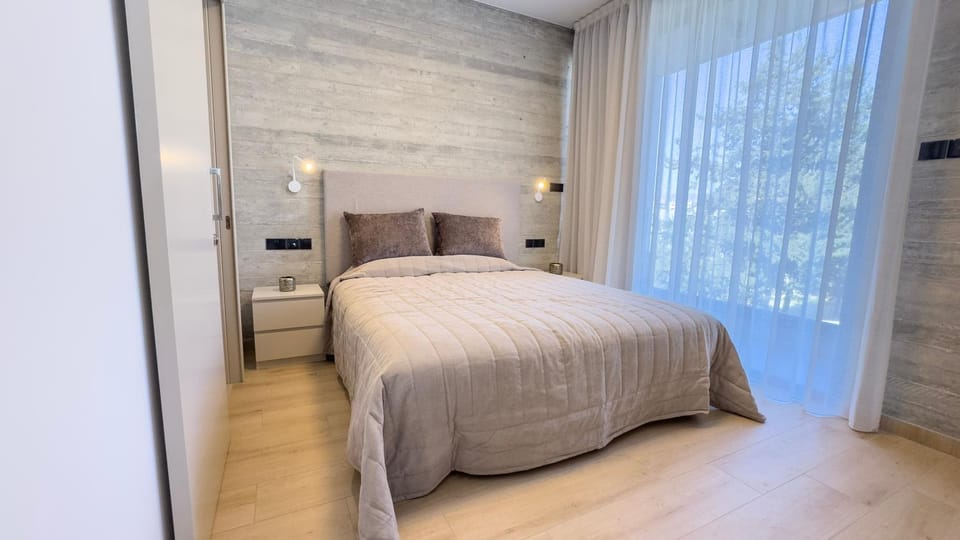 Malberry Park 204 - Modern 2bedroom Apt with Shared Heated Pool, Sauna, Gym, Jacuzzi Apartment in Paphos