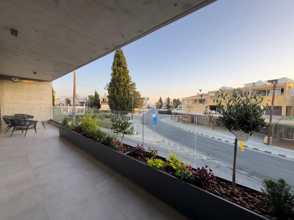 Malberry Park 102 - Modern Apt with Shared Heated Pool, Sauna, Gym, Jacuzzi Apartment in Paphos