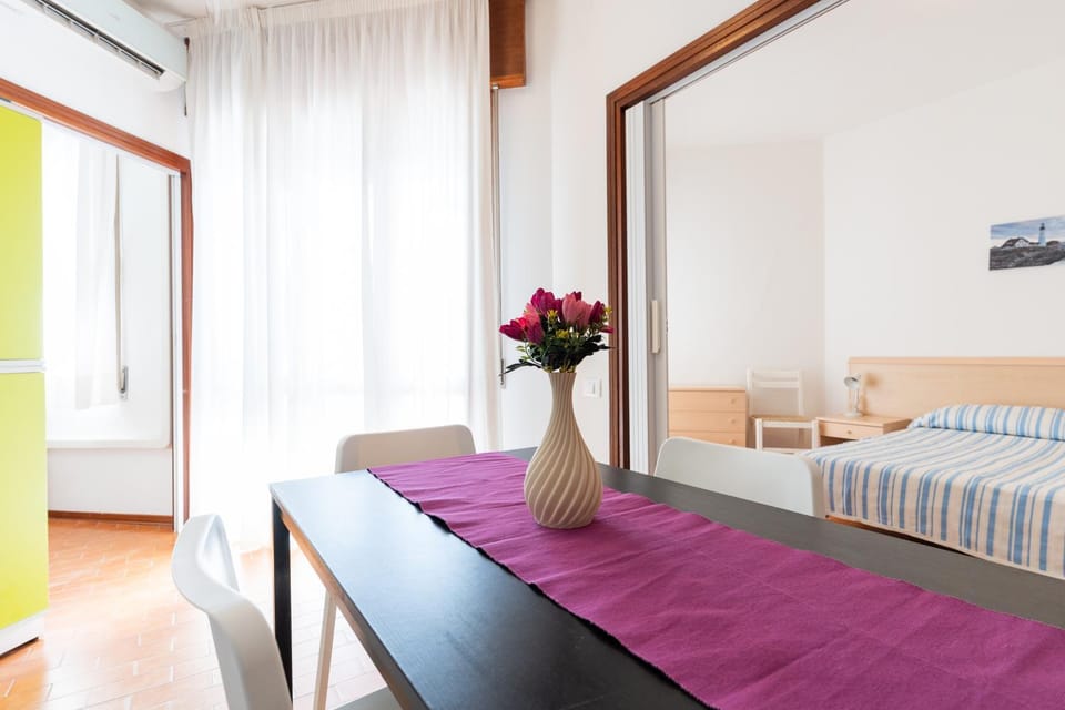 Living room, Photo of the whole room, Dining area, Bedroom