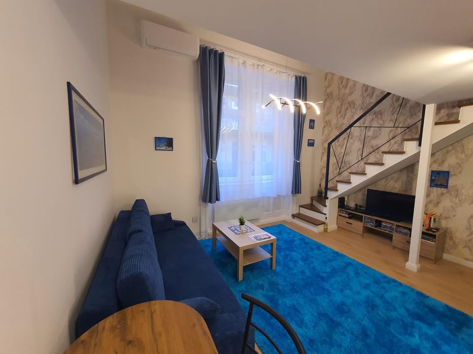 TV and multimedia, Living room, air conditioner