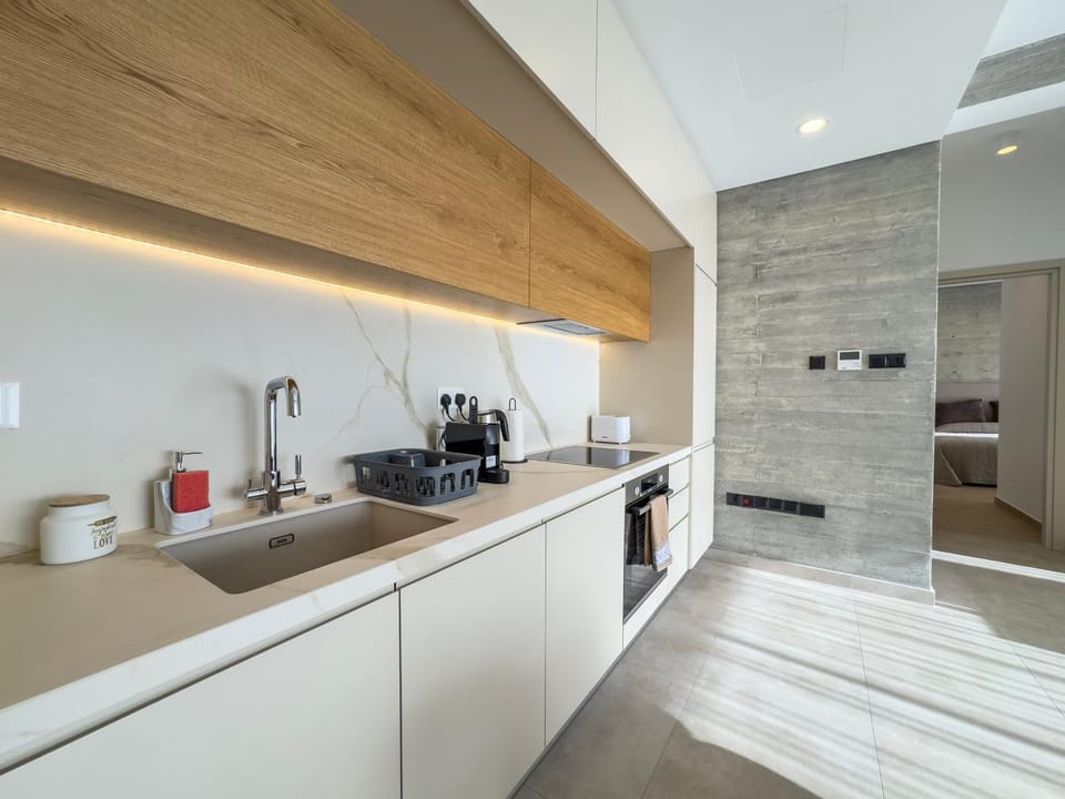 Malberry Park 103 - Modern Apt with Shared Heated Pool, Sauna, Gym, Jacuzzi Apartment in Paphos