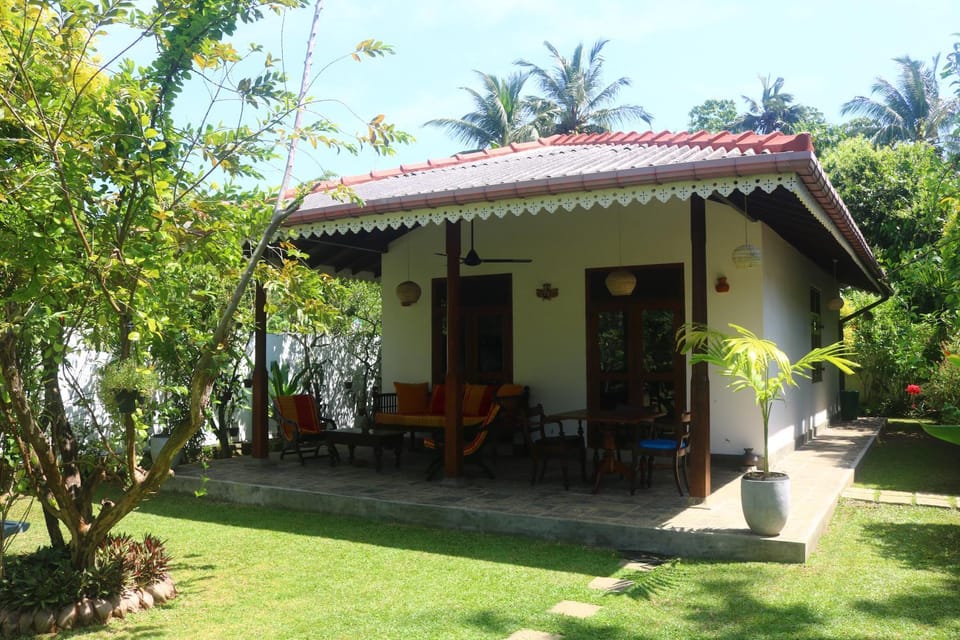 Property building, Garden, Balcony/Terrace, Garden view