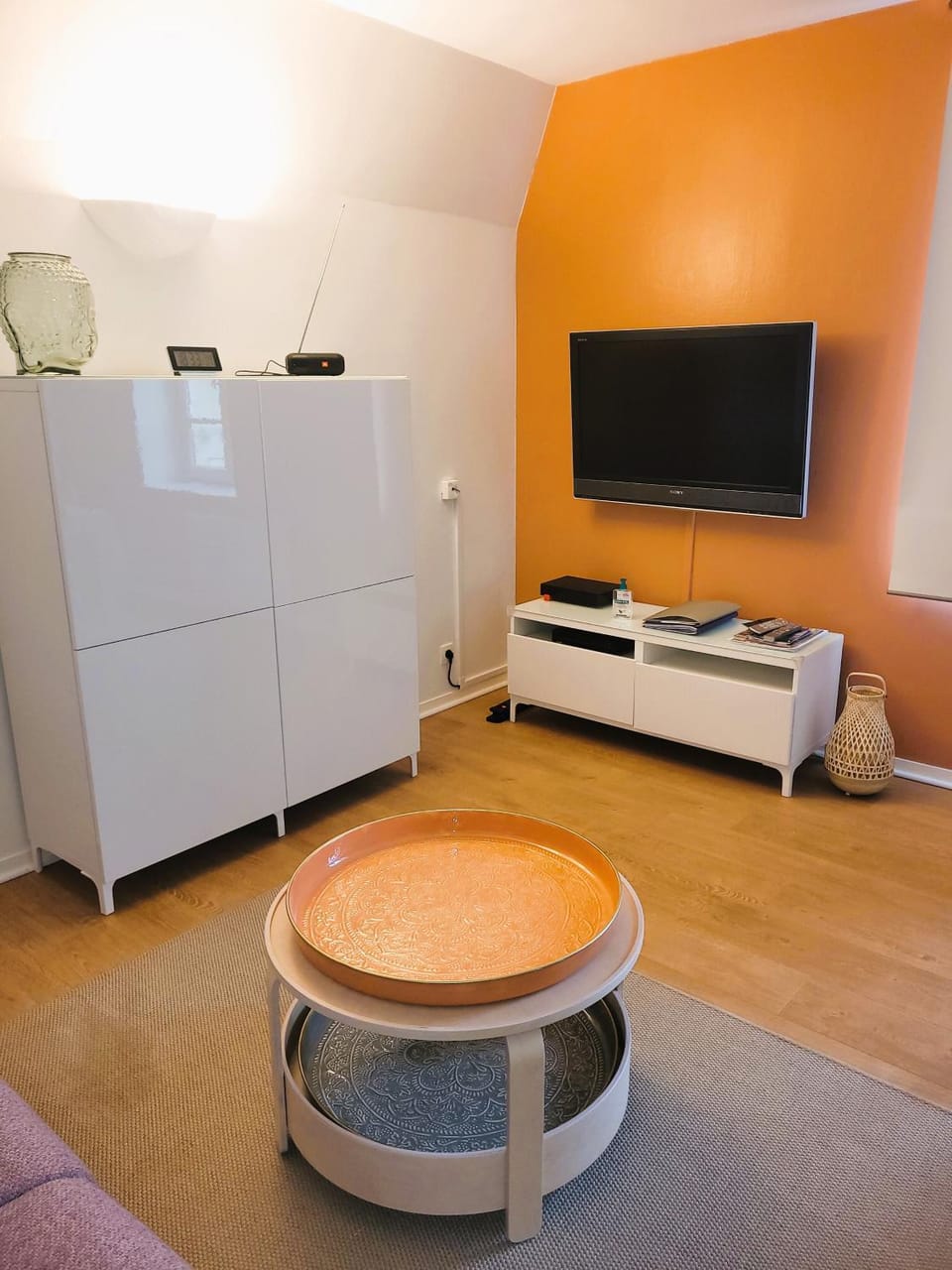 Communal lounge/ TV room, Living room, Seating area