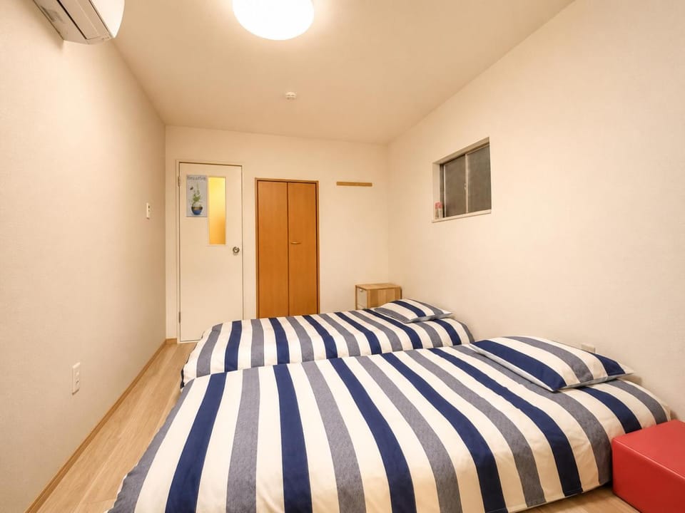 天下茶屋 Apartment in Osaka