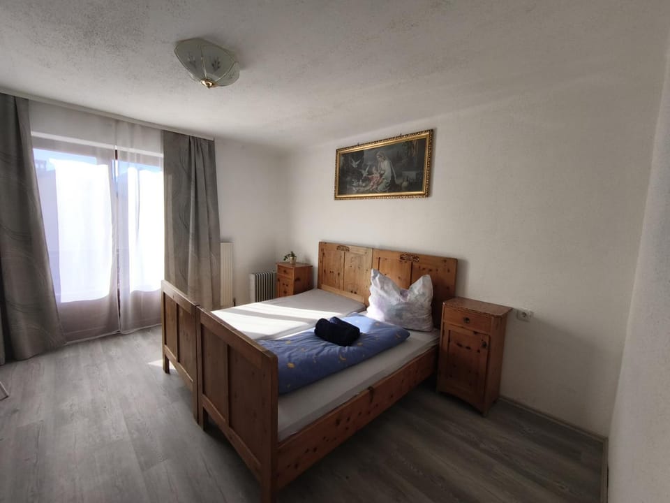 Modern Flat in Quaint Residence with Idyllic Garden Apartment in Innsbruck