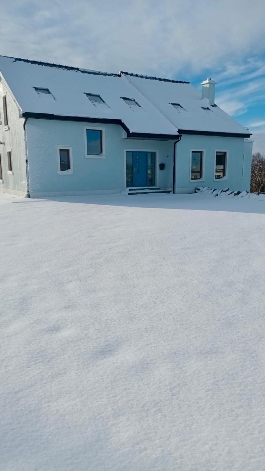BlueWillow Holiday Let Entire House with Outdoor Sauna House in County Galway