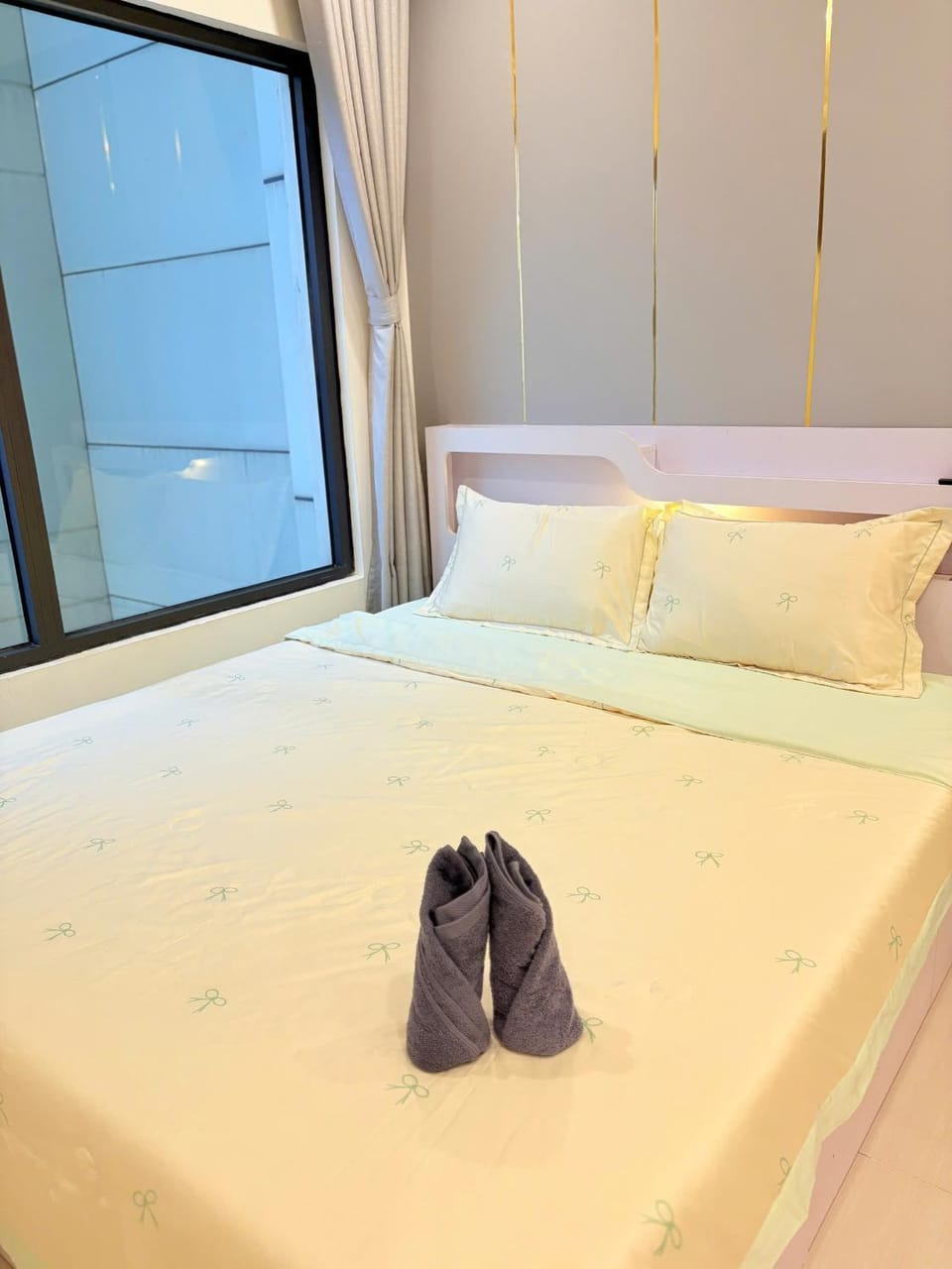 Beautiful Hotel Vinhomes Grand Park - Long Bình Bed and Breakfast in Ho Chi Minh City