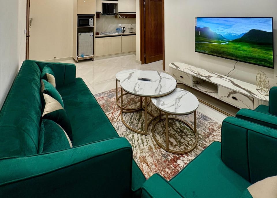 Communal lounge/ TV room, TV and multimedia, Kitchen or kitchenette, Living room, Seating area, Dining area, Evening entertainment, minibar