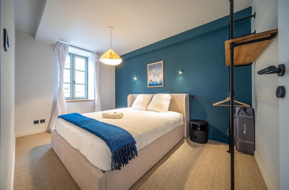 Bed, Photo of the whole room, Bedroom, towels, air conditioner, air conditioner