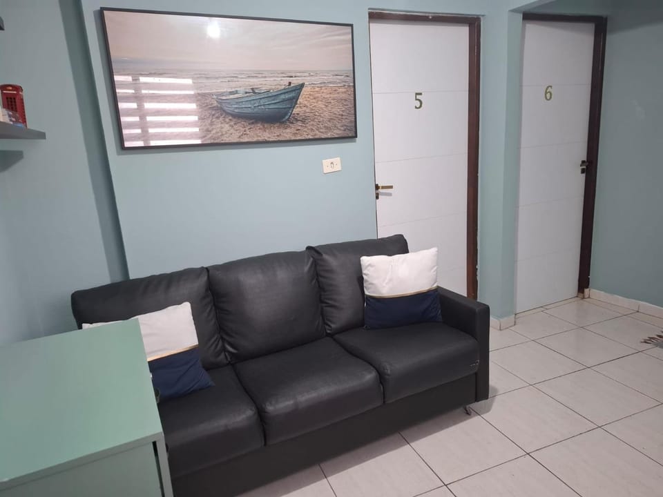 Vitoria Hostel Bed and Breakfast in Guarulhos
