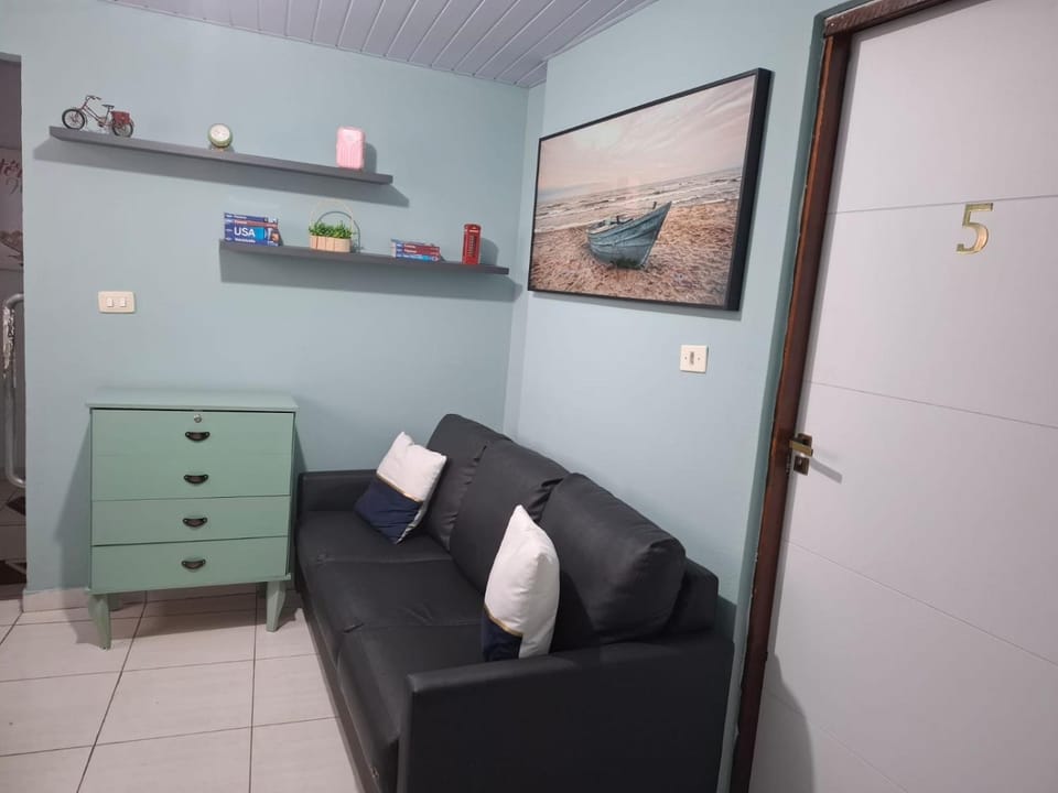 Vitoria Hostel Bed and Breakfast in Guarulhos