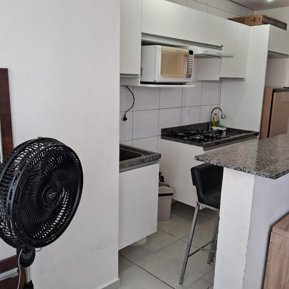 Apto6 com WI-FI e garagem e 100 a av Brasil Apartment in State of Santa Catarina