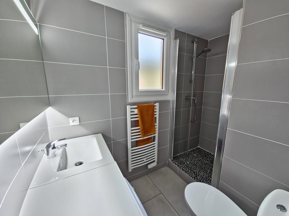 Shower, Toilet, Bathroom