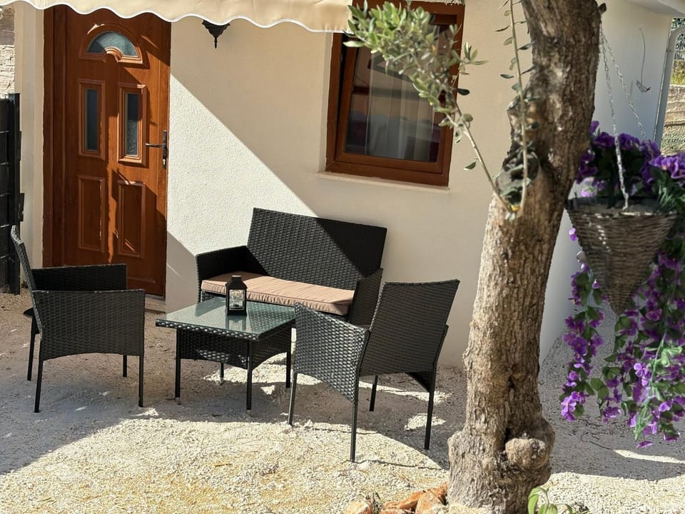 Apartments Sandra - Trogir Apartment in Okrug Gornji