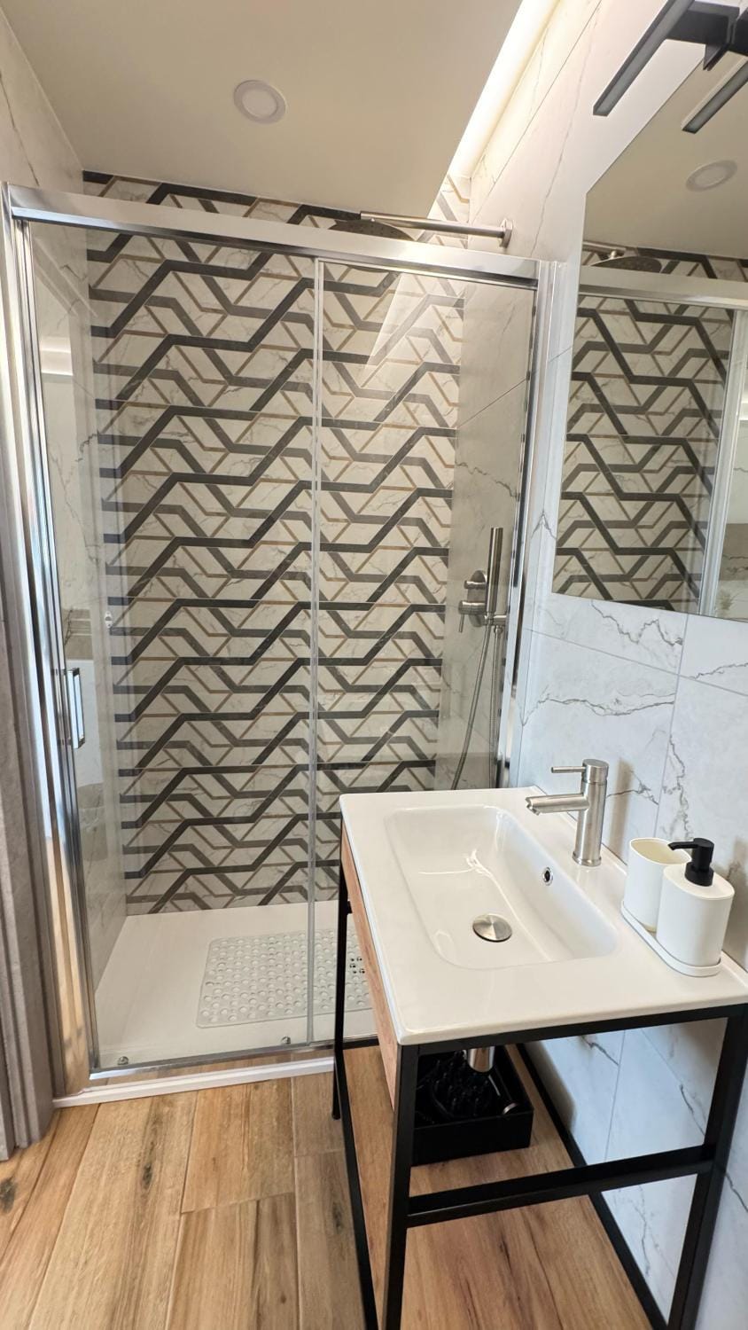 Shower, Bathroom