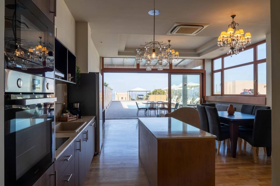 Property building, TV and multimedia, View (from property/room), Living room