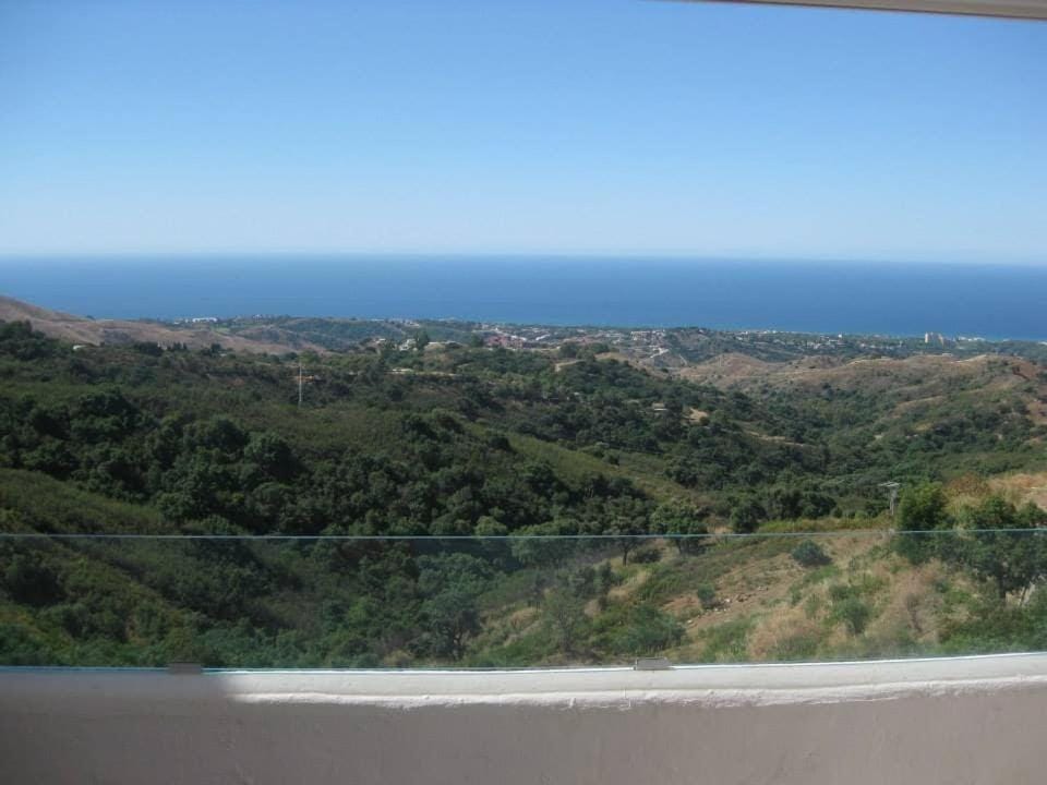 Mountain view, Sea view