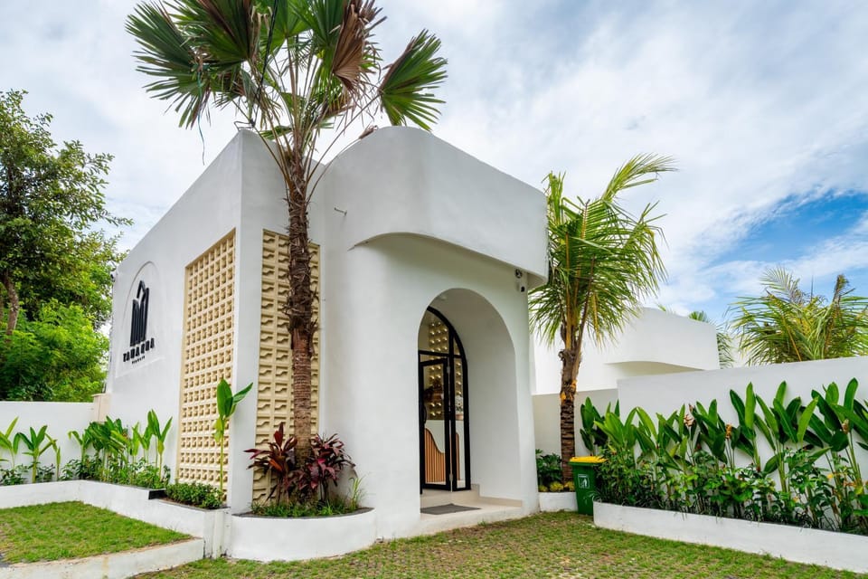 Property building, Day, Garden, Garden view