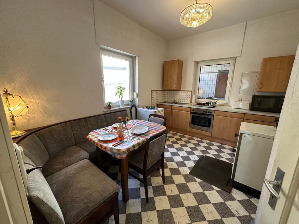 Dining area, Food, kitchen