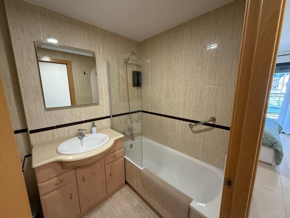 Bathroom, Bath