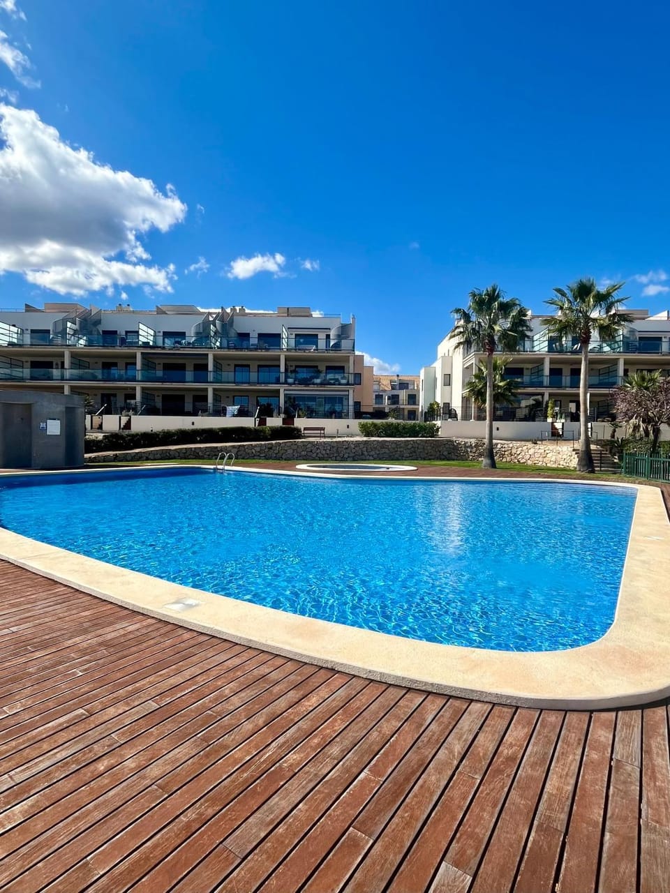 Swimming pool, Swimming pool